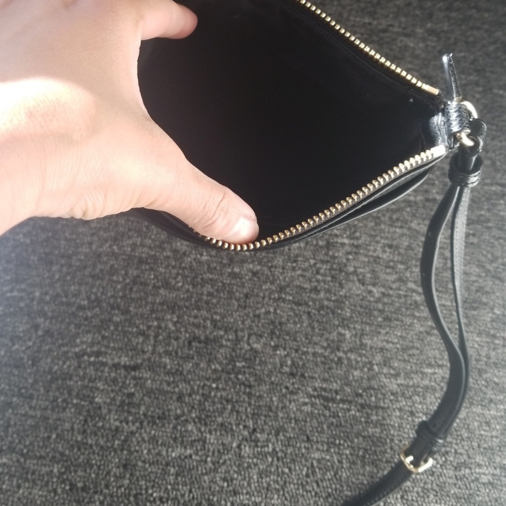 Authentic Coach Crossbody - Picture 2 of 6
